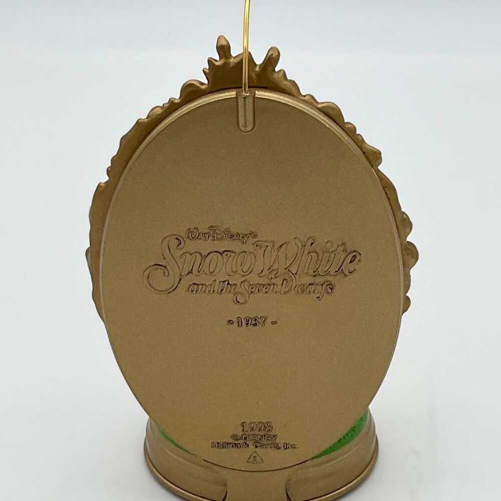 Hallmark Disney Snow White The Enchanted Memories Keepsake Vintage Ornament 1998 - Picture 5 of 10